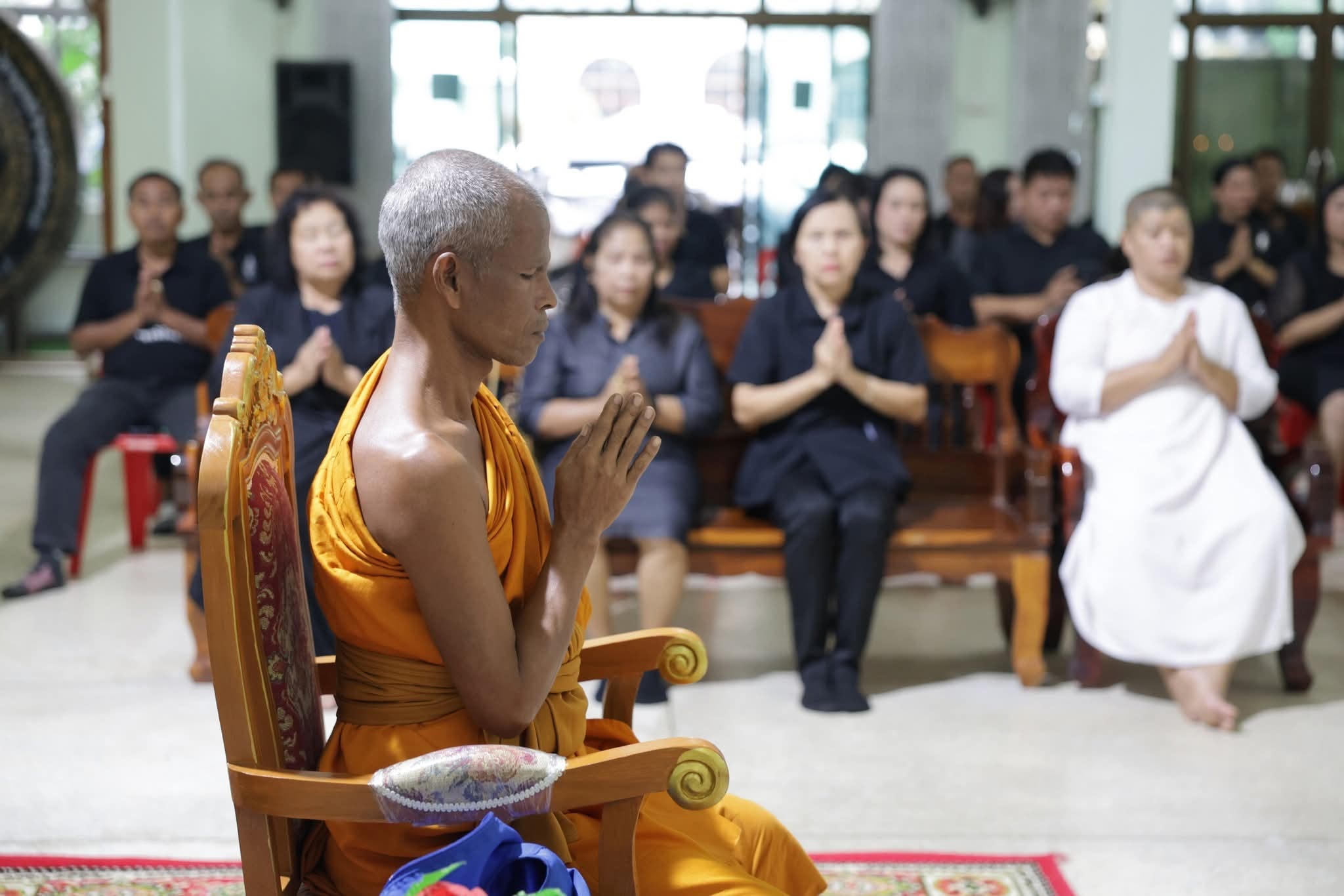 เข้าร่วมพิธี
บำเพ็ญกุศลสวดพระอภิธรรม อุทิศถวายพระราชกุศลแด่ สมเด็จพระนางเจ้าสิริกิติ์ พระบรมราชินีนาถ พระบรมราชชนนีพันปีหลวง